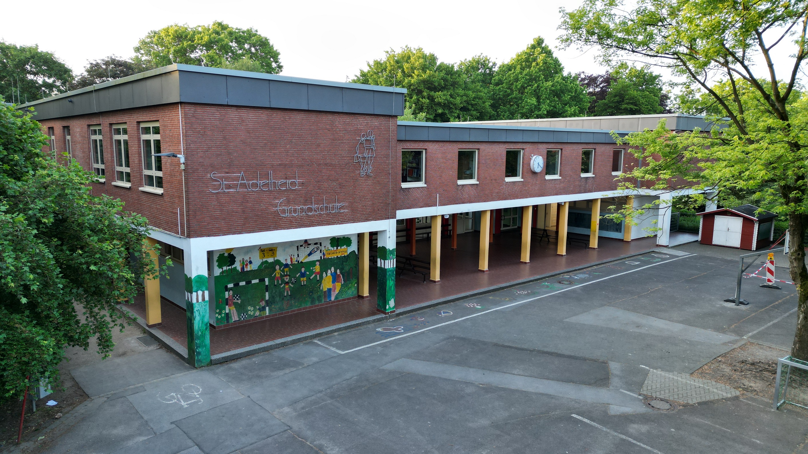 Schulgebäude der St-Adelheid-Schule